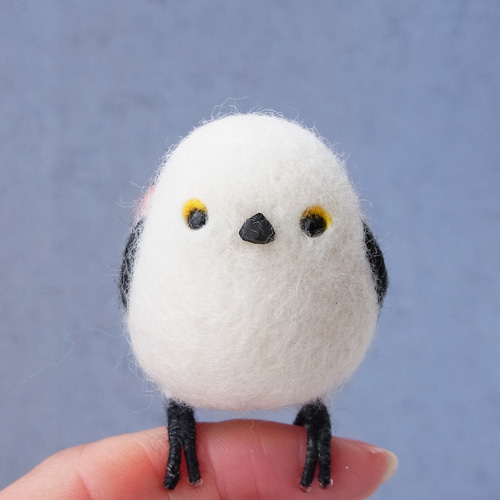 とても丸いシマエナガ 羊毛フェルト しまえなが 羊毛フェルト