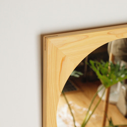 木製 鏡「四角に丸」ヒノキ材9　ミラー 3枚目の画像