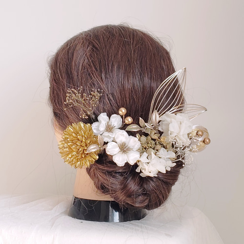 上品マムと林檎の花の髪飾り 白無垢 ゴールドベージュ 白金 水引 髪