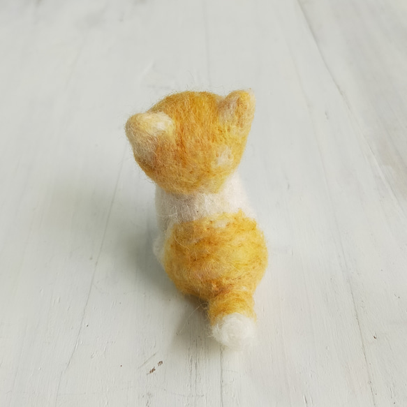◾受注制作　羊毛フェルトの小さな子猫(茶とら猫)　猫グッズ　猫雑貨　猫マスコット 3枚目の画像