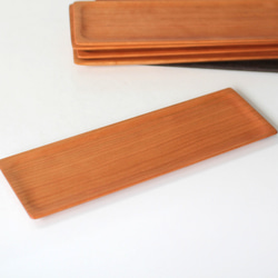 サンマを乗せるのにちょうどいい木製皿（チェリー長皿） 4枚目の画像