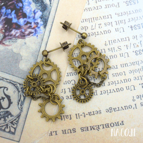 スチームパンク 歯車のピアス -K ピアス（スタッド・一粒） Nacoji