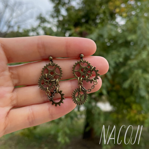 スチームパンク 歯車のピアス -K ピアス（スタッド・一粒） Nacoji