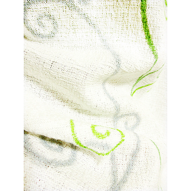 ノースリーブトップス（Vネック）（唐草模様）（生成の白色）