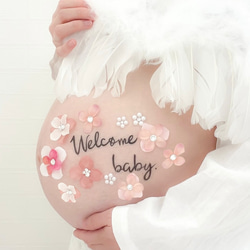 特集掲載＊M10＊welcome baby Flower＊マタニティフォト小物＊繰り返し貼るマタニティフォトシール 1枚目の画像