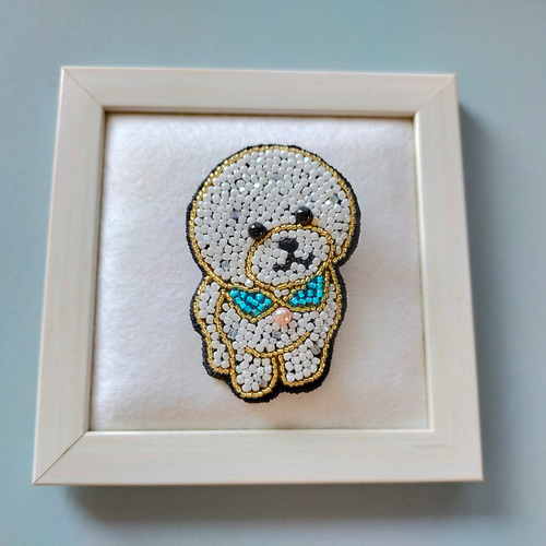 ビーズブローチ レシピNo.KR0946 エンブレム風ビジュー刺繍ブローチ – 貴和