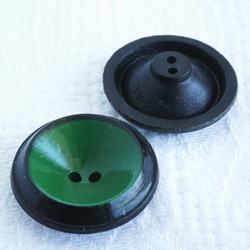 (2個) 20mm ヴィンテージボタン　グリーンと黒　イタリア製　＊　緑 3枚目の画像