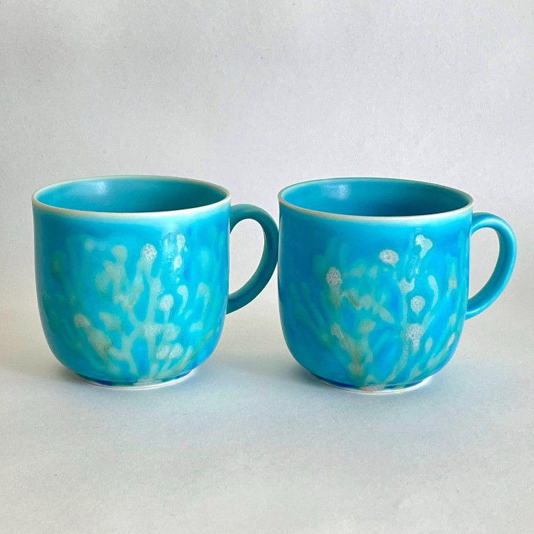 結婚祝いのプレゼント 心が弾む沖縄の海と縁起の良い珊瑚カップのペア〈名入れ対応可〉結婚祝い 【ギフトボックス＆紙袋付】