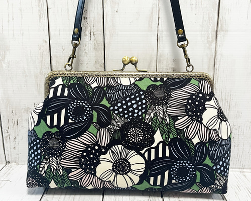モダンフラワー柄 がま口バッグ ショルダー紐付き ハンドメイド