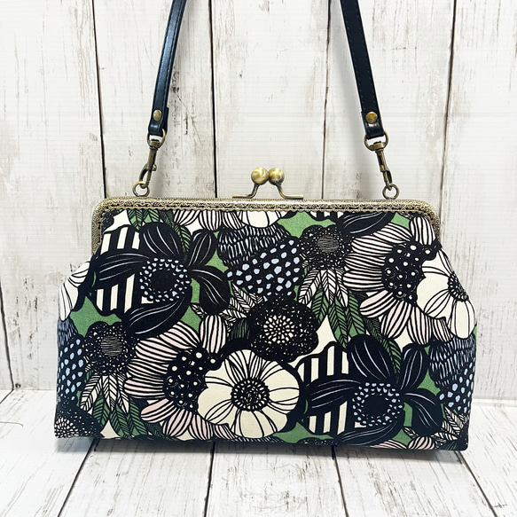 ＊ハンドメイド＊ショルダーがま口バッグ刺繍レース・ブラックとグレー北欧風花柄２点 モダンフラワー柄 がま口バッグ ショルダー紐付き ハンドメイド