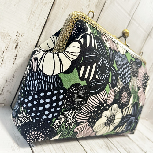 モダンフラワー柄 がま口バッグ ショルダー紐付き ハンドメイド