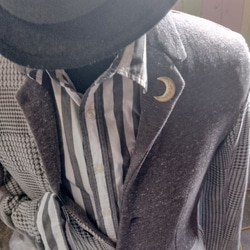 真鍮ブラス製　三日月デザイン　ハットやバッグにピンズブローチ 9枚目の画像