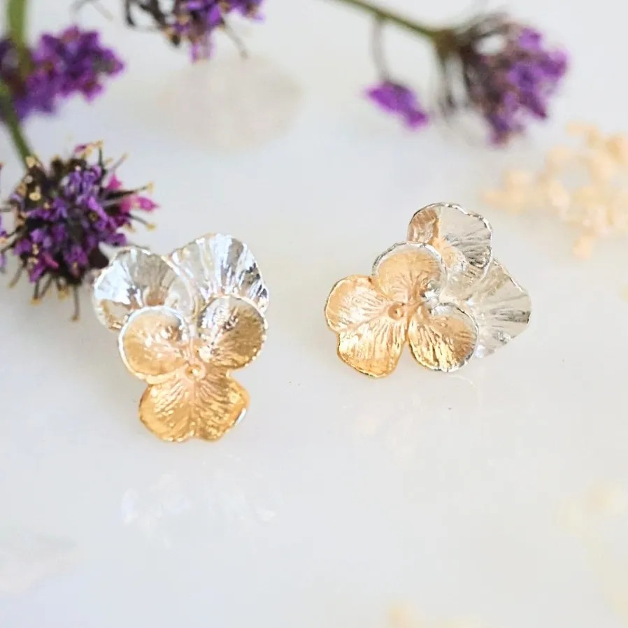 ビオラ(パンジー)のフラワーピアスA 【受注生産】