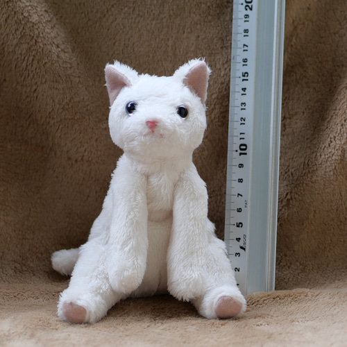 オッドアイ♡真っ白子猫ちゃん♡アートドール♡ぬいぐるみ♡ オッドアイ♡真っ白子猫ちゃん♡アートドール♡ぬいぐるみ♡