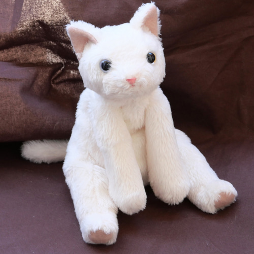 オッドアイ♡真っ白子猫ちゃん♡アートドール♡ぬいぐるみ♡ オッドアイ♡真っ白子猫ちゃん♡アートドール♡ぬいぐるみ♡