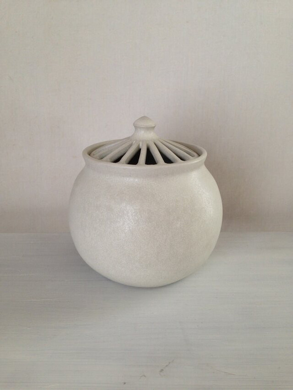 香炉(白マット) 1枚目の画像