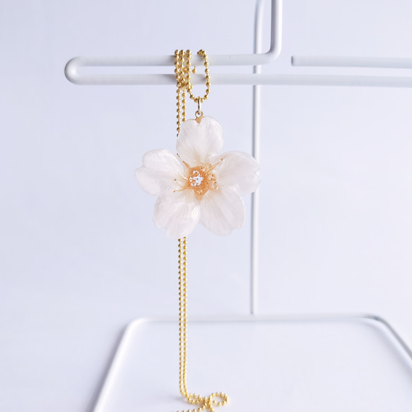 【受注制作】Everpink. こだわりの花びらで仕上げた本物の桜のネックレス/ロングネックレス/ペンダント チェーン 4枚目の画像