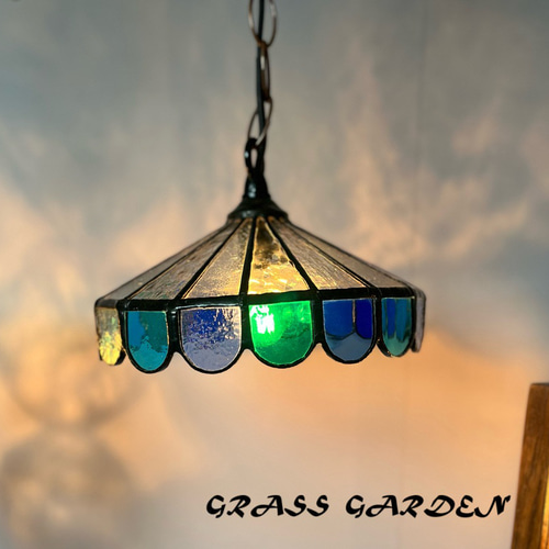 ブルーの傘型ステンドグラスランプ(GA10) シーリングライト