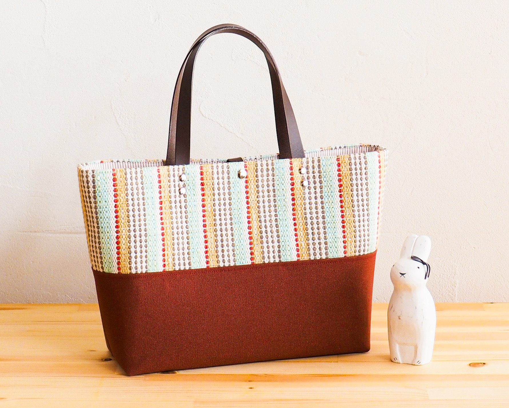 【再販】ペールトーンストライプ手織り布の横長トート（ミント）