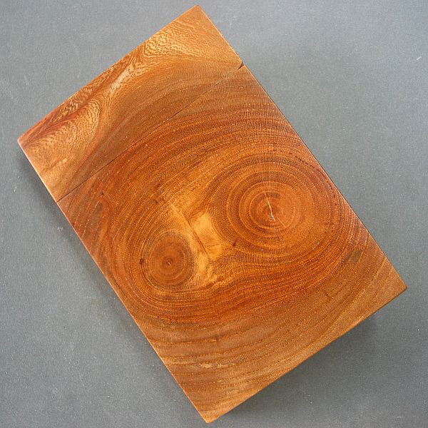 【欅】木製名刺入れ　並んだ節が面白い【即日発送】