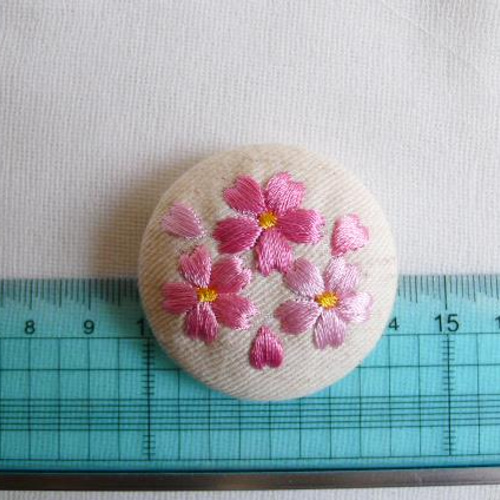 刺繍ブローチ　専用商品 6547d2dfabaee37bb02115210ea972