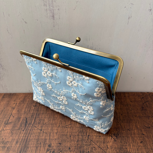 Sサイズ がま口 母子手帳ケース 水色 アンティークブルー 刺繍 A6