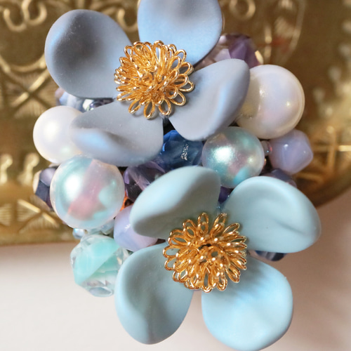 花水木のブローチ（ブルー）＊上品 ヴィンテージ風 パール はなみずき