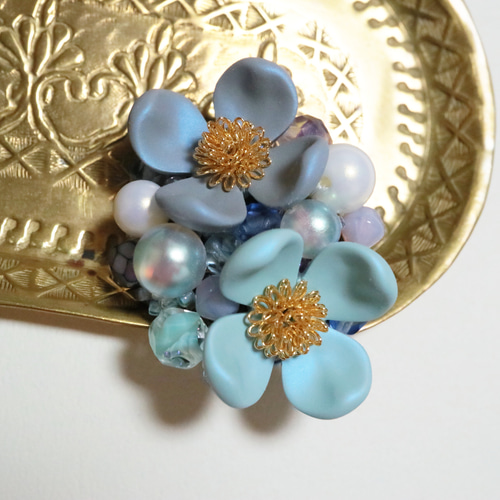 花水木のブローチ（ブルー）＊上品 ヴィンテージ風 パール はなみずき