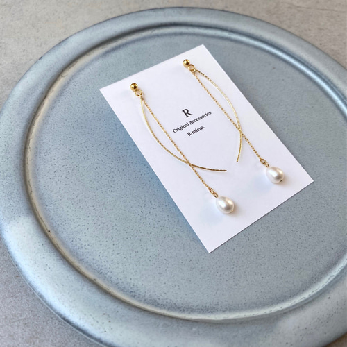 カーブスティックと揺れる淡水パールのピアス/イヤリング ピアス