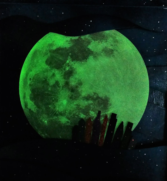暗いところで直径30cmの月が光ます～大月屋 2枚目の画像