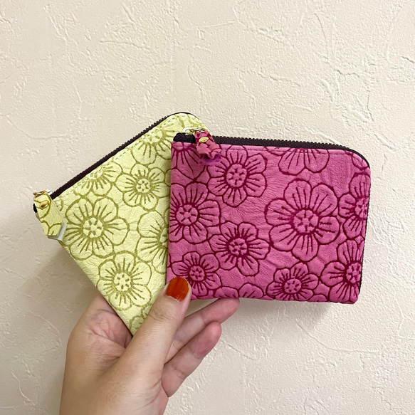 ピッグスキンのスリムなミニ財布　フラワー　7カラー 3枚目の画像