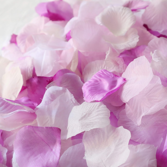フラワーシャワー 約1000枚 結婚式 ウェディング 造花 花びら たっぷり 5色 紫 白【ラプンツェル 】 4枚目の画像