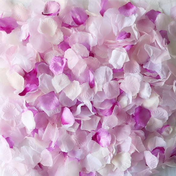 フラワーシャワー 約1000枚 結婚式 ウェディング 造花 花びら たっぷり 5色 紫 白【ラプンツェル 】 3枚目の画像
