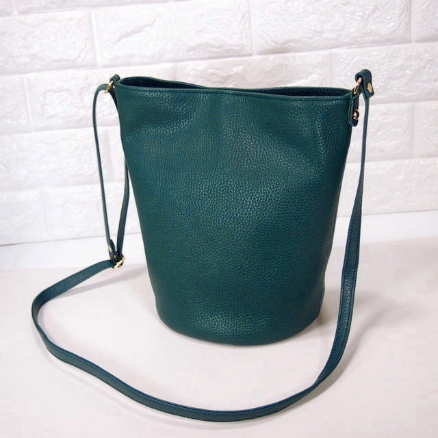 ★日本製★ソフト・牛革★底円形・バケツ型★斜め掛け（肩掛け）ショルダー★スマホ専用ポケット★ブルーグリーン色★超軽量★