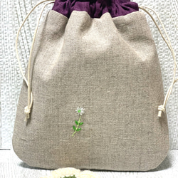 野の花刺繍の巾着袋（オオイヌノフグリとペンペン草） 12枚目の画像