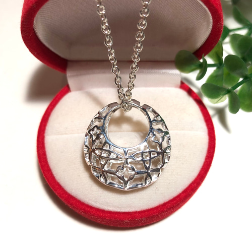 再入荷！純銀製＊透かし模様立体ペンダント ペンダントトップ