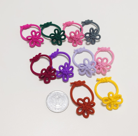 ちいページです　オーダーメイドヘアゴム　飾り結び　花結び　メドゥプ 小>4個ミニミニ キッズやベビーのオーダーメイドヘアゴム 。花結び