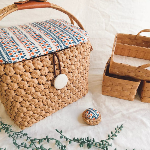 ⭐お家型　蔓編み　バスケット ⭐お家型 蔓編み バスケット ⭐お家型 蔓編み バスケット