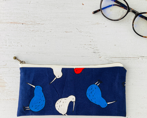 ペンケース/フラットポーチ⭐︎キウイ（鳥）柄☆ネイビー ペンケース