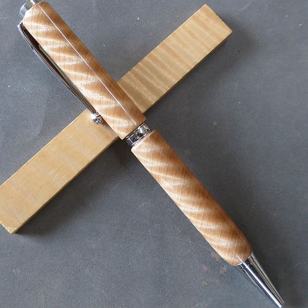 【栃】 木軸ボールペン　波杢と木目が素敵【即日発送】　　　　　　　　★シャープペンに変更可（右の項目）