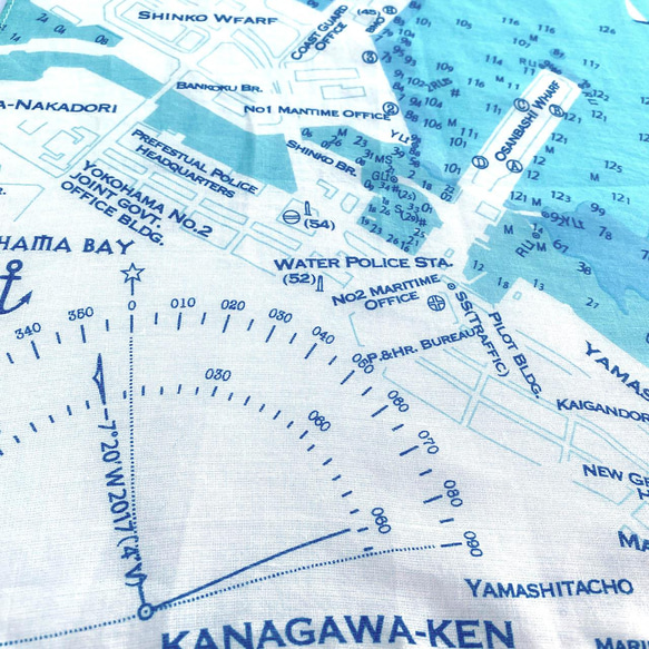 讓我們穿上我們熱愛的大海吧。地圖圍巾橫濱港航海圖“Radiant Blue 2024” 第5張的照片