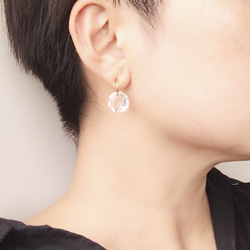 CRYSTAL × HOOP × 10mm : ノンホールピアス（K14GF変更+600円) 4枚目の画像