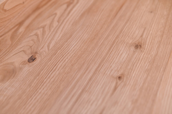 無垢クリ（栗の木）耳付きアイアンテーブル・ナチュラル仕上げ 