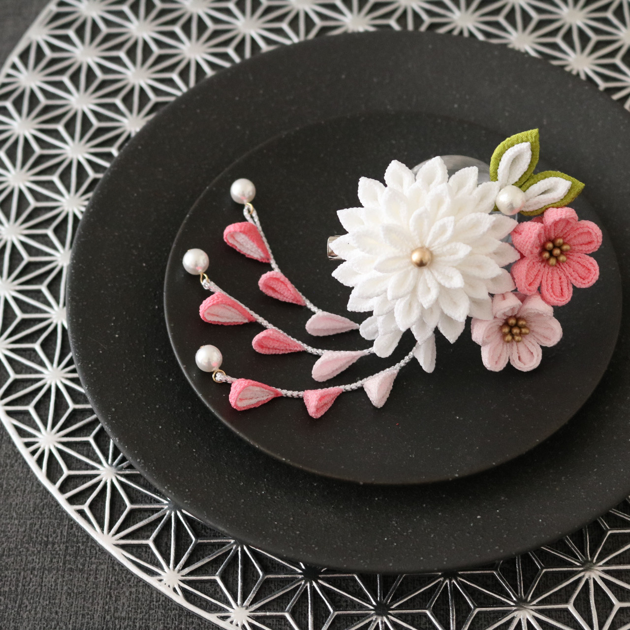 【白ピンク】つまみ細工のクリップ付きかんざし＊七五三や卒業式の髪飾りに