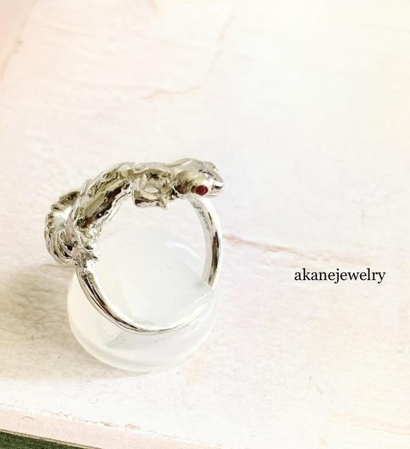 お目めがルビーヒョウモントカゲモドキの指輪 1枚目の画像