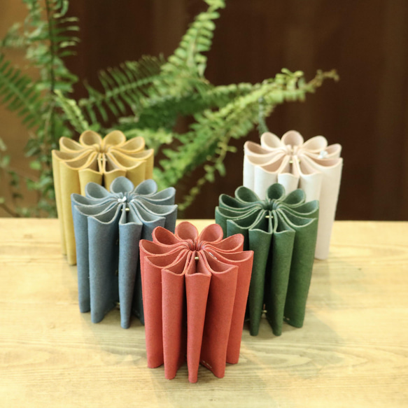 革のペンスタンド 11枚目の画像