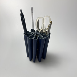 革のペンスタンド 2枚目の画像