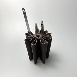 革のペンスタンド 4枚目の画像