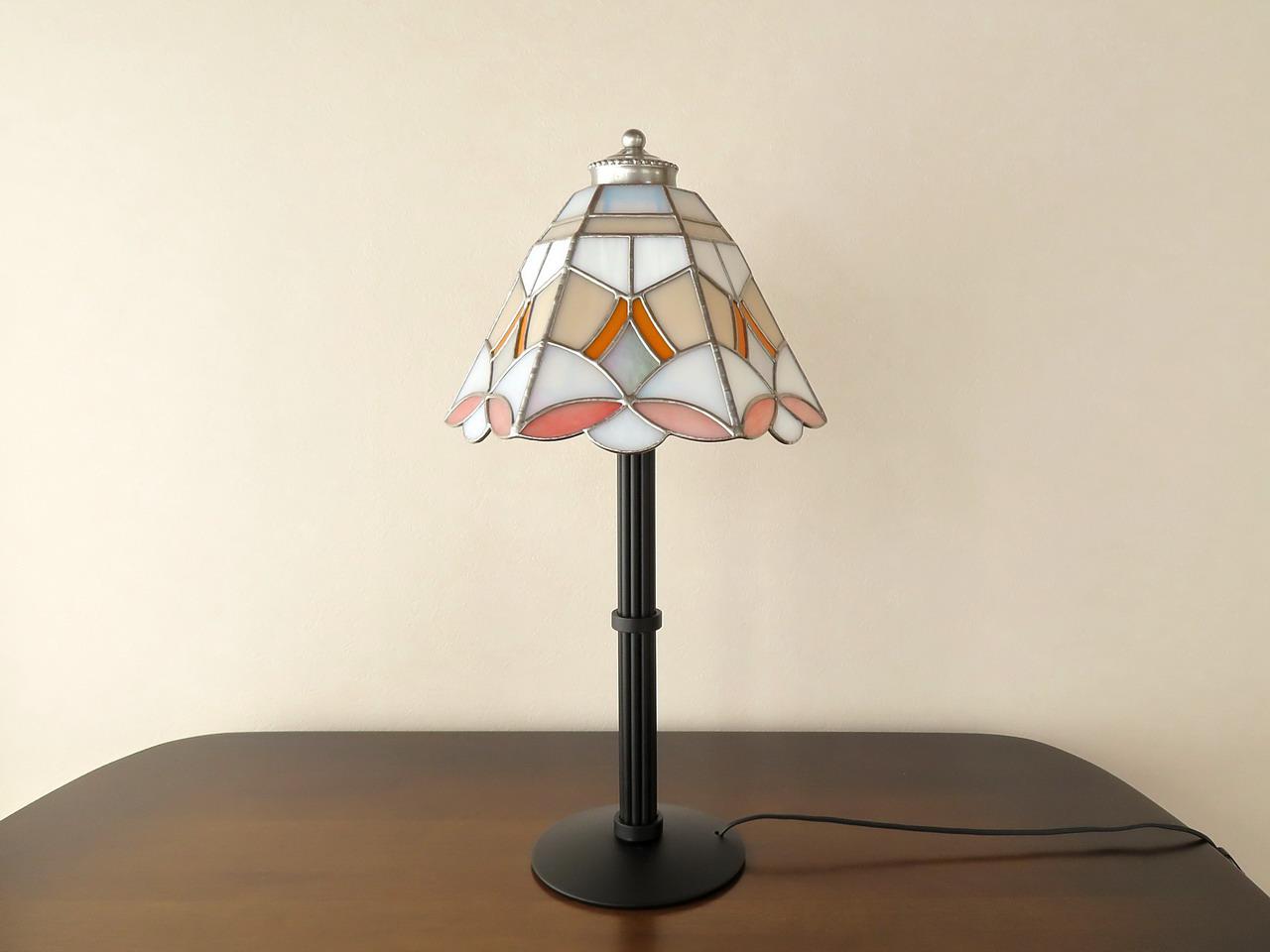 Creema限定・特大・サーモンピンクのお花・オレンジ・Aタイプ（ステンドグラスランプ）テーブルランプ・ LLサイズ