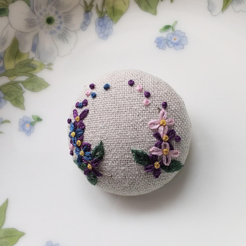 ライラックの花刺繍ブローチ【送料無料】 ブローチ urara-2 通販